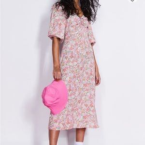 H&M puff-sleeved dress in pink floral. Size M. NWT